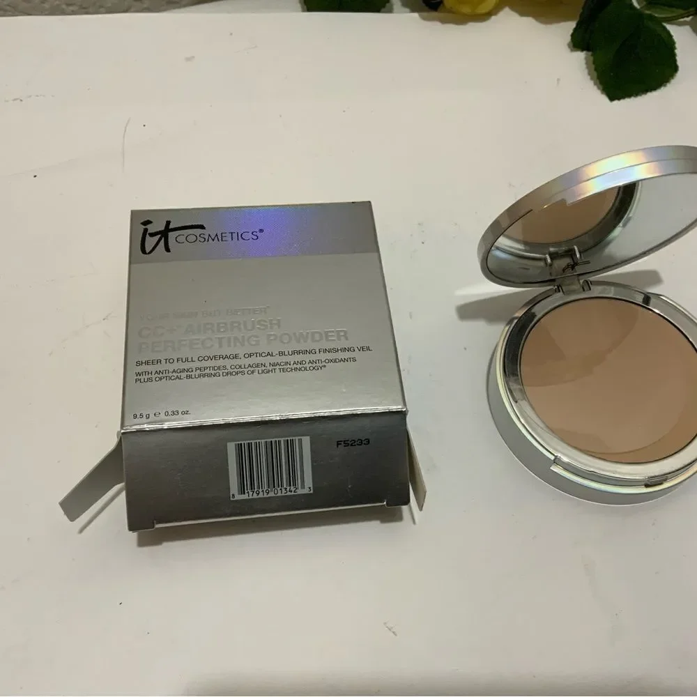 It Cosmetics CC+ Airbrush Perfecting Powder Foundation MEDIUM. BNIB